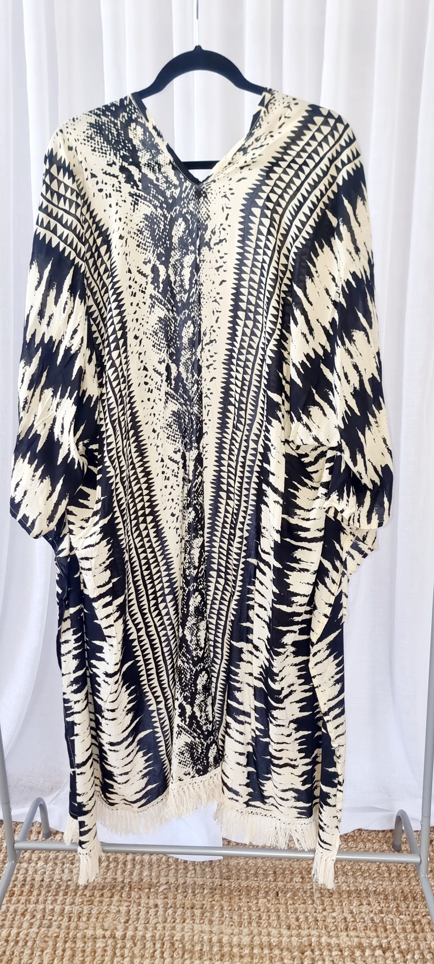 Cardigan Batik Beach