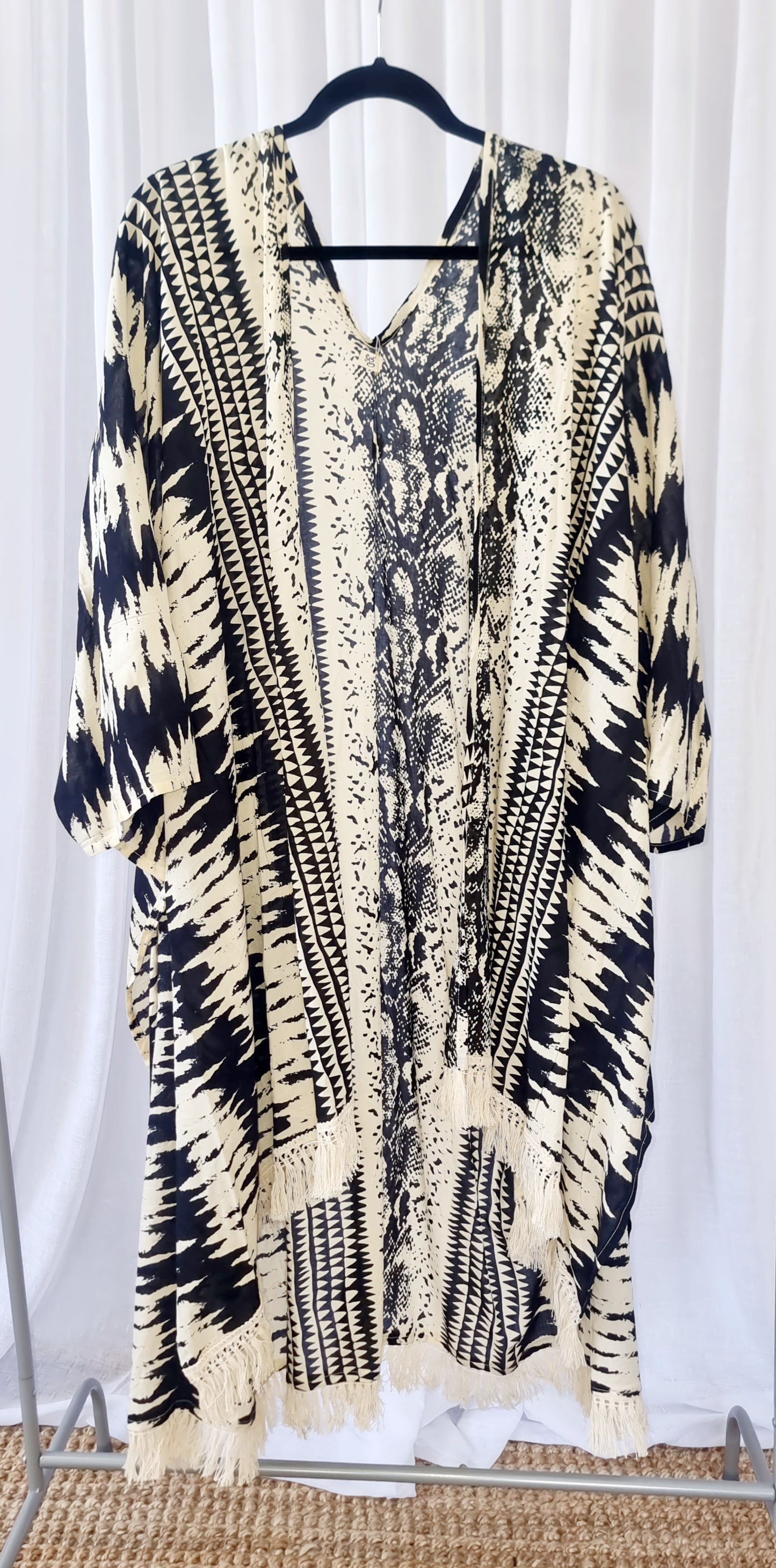 Cardigan Batik Beach