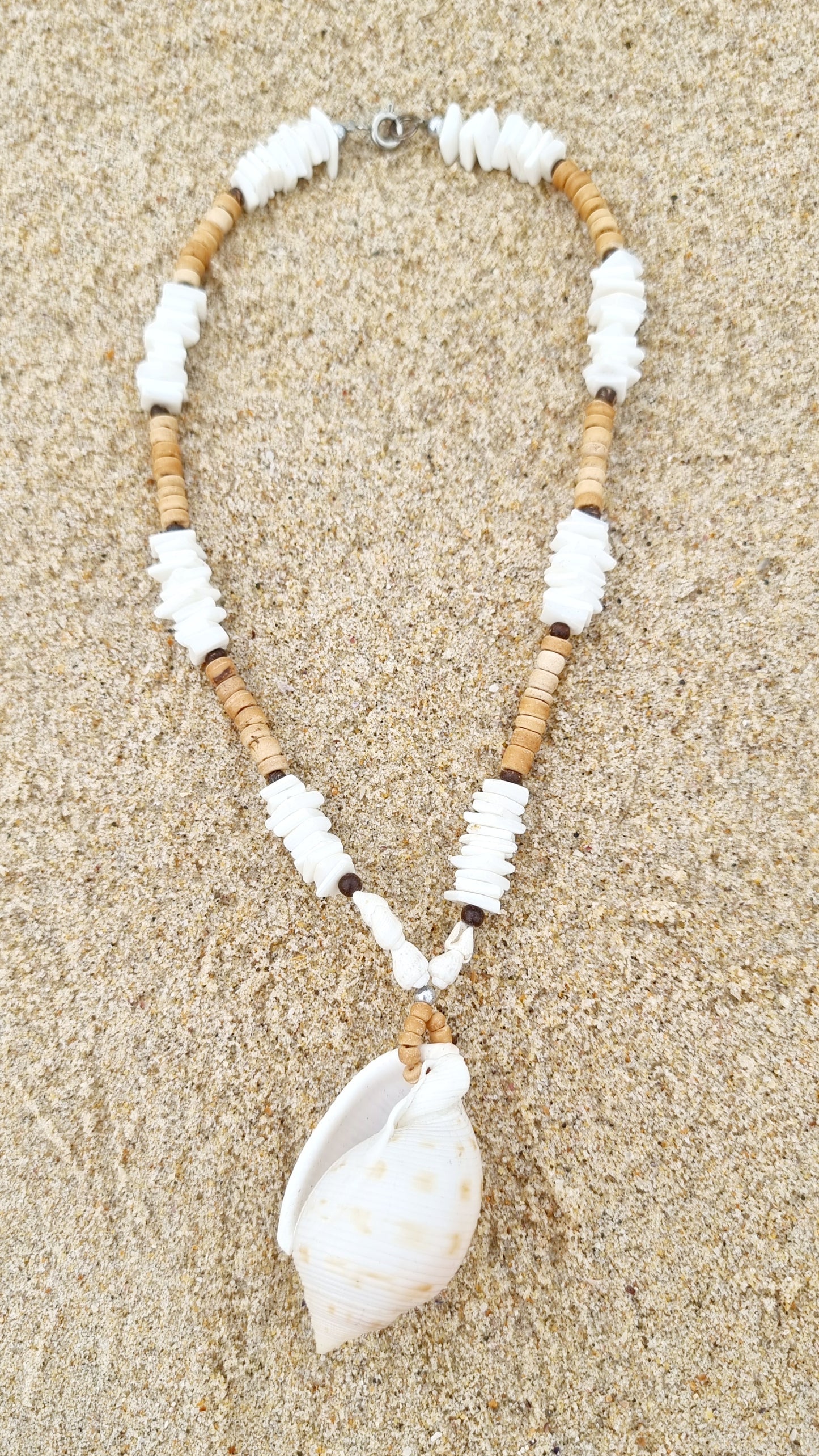 Necklace 023 Cassia Shell